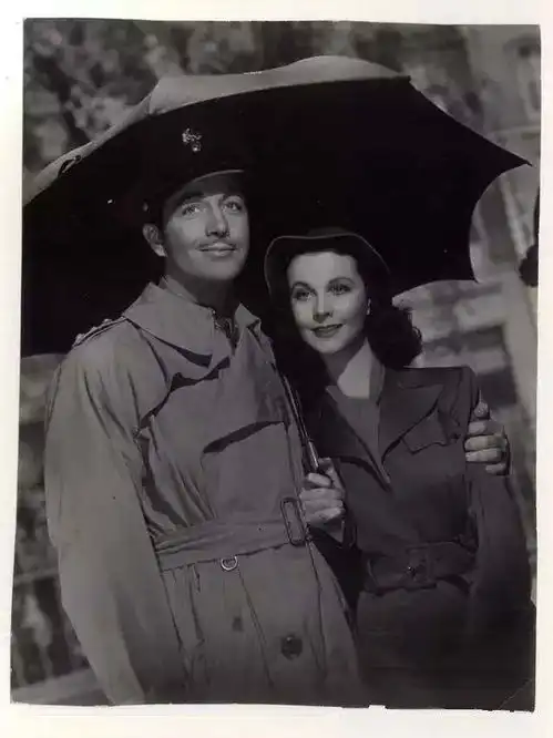 一件风衣穿十年的秘密是想入手经典款风衣,这些你不得不知道
