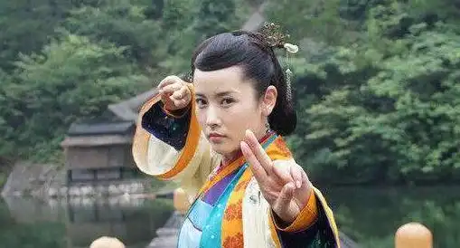 黄蓉身上有一个缺点,把郭芙害惨了,却对杨过有很大的帮助