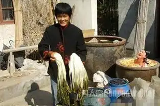 袁姗姗透明浴缸中泡澡再现西红柿蛋汤澡绝了