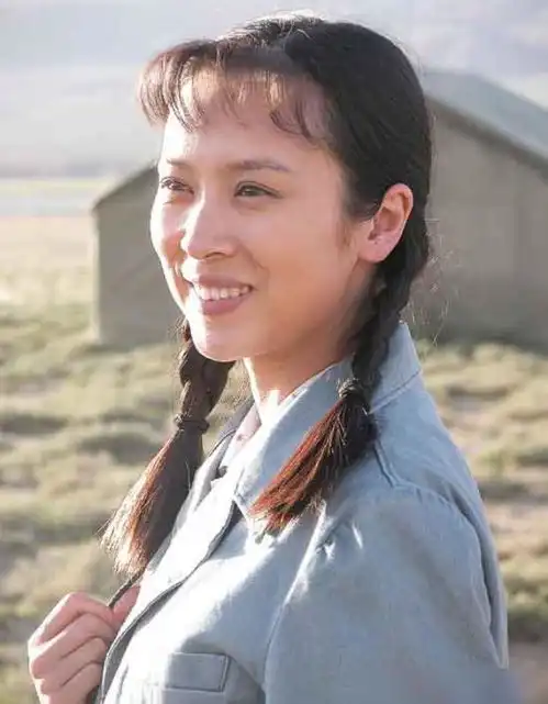 她曾抢了闫妮的女二号,49岁因演保姆走红,今与闫妮差距太大