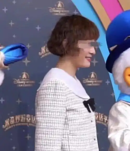 47蔡少芬与2岁儿子同框被嘲像奶奶高龄拼三胎,就是在闯鬼门关