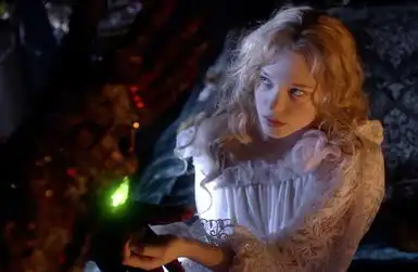 巴黎老佛爷打造魔幻童话世界