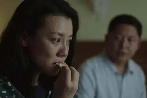 隐秘的角落剧照后妈