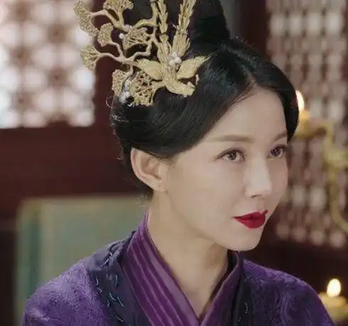 凤弈剧情弱智女主角表现浮夸,浪费了徐正溪和两位戏骨的演技
