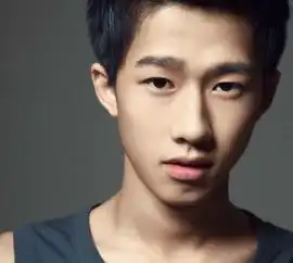 周冬雨男友身份曝光家境殷实会变魔术爱搞怪
