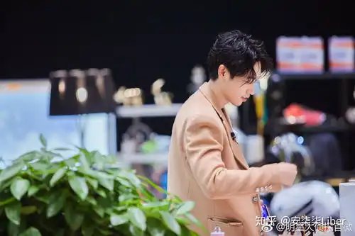 各位可以分享一下明星大侦探里最喜欢的一张剧照照片吗
