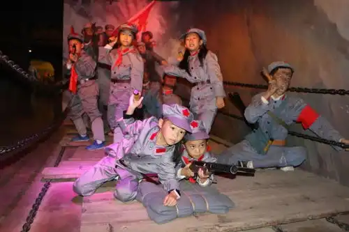 福建省少儿频道龙岩电视台联合推出大型实景体验夏令营闪闪红星照我去战斗强烈来袭