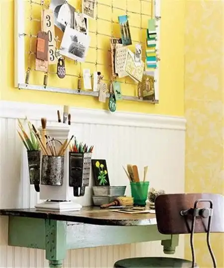 蜗居挤出小书房可爱迷你读书角
