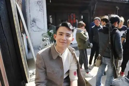 靠咧嘴一笑斩获千万流量,歪嘴战神最强赘婿管云鹏到底是个怎样的存在