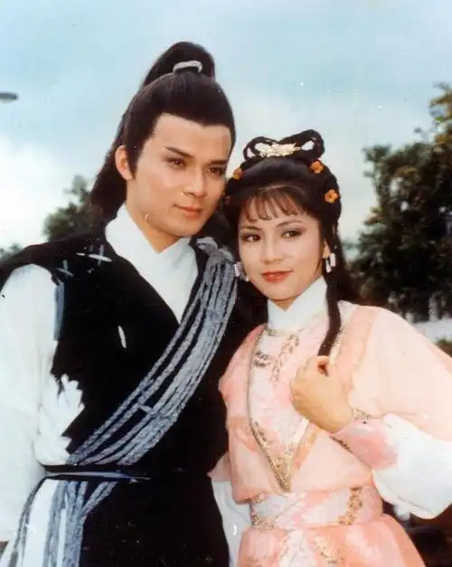 射雕英雄传中,降龙十八掌如此厉害,郭靖为何不把它传下去
