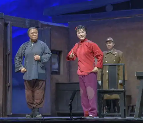 现代京剧红灯记剧照
