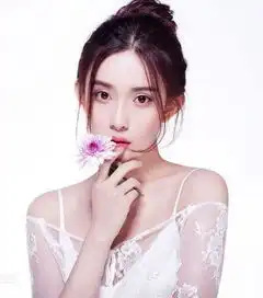 将夜女演员现代装莫山山依旧清纯可人而桑桑美的不敢认
