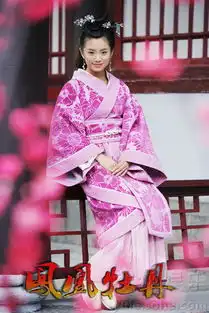 凤凰牡丹双十一曝幸福情侣款温情剧照
