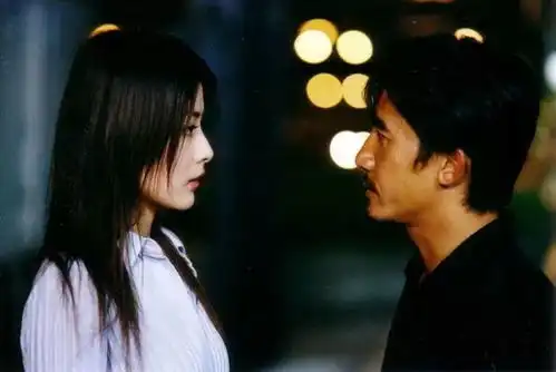 撩到金城武赢过张雨绮,44岁的她才是千颂伊本人
