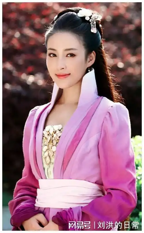 甘婷婷从平凡到辉煌的演艺之旅
