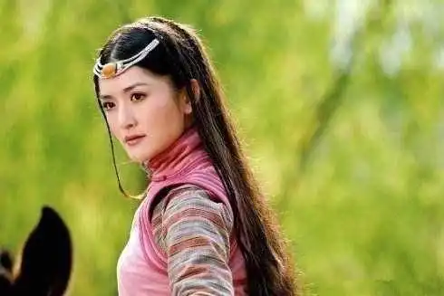 相比小龙女,此女才是杨过真正的姑姑,而杨过却杀害了她的侄子