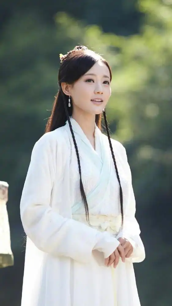 黄蓉从浪漫美少女到庸俗中年妇女,贾宝玉一句话完美概括
