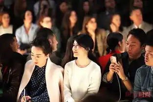 俞飞鸿一袭白衣米兰看秀甜美微笑能倾城
