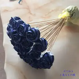 b款蓝色妖姬玫瑰花束折纸

