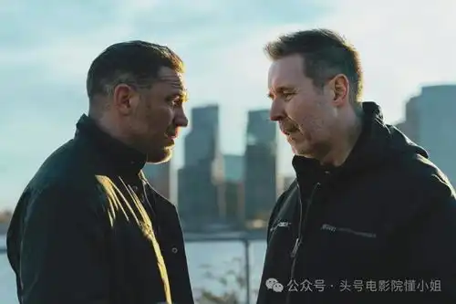 现代版浴血黑帮,一集王炸汤姆哈迪主演,最帅007变狠老大
