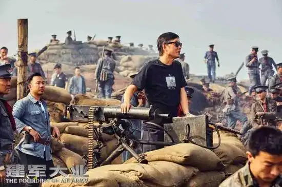 建军节当然要拌着建军大业吃啦