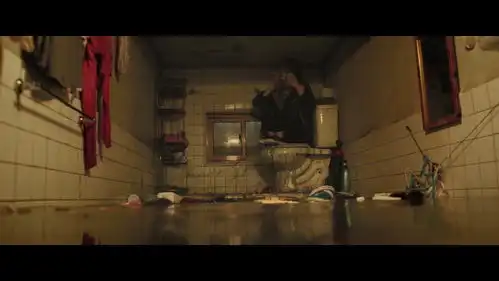 寄生虫从贫富冲突到底层互搏,直至同归于尽
