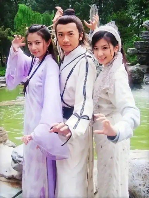 48岁贾静雯我离婚,多亏了高圆圆