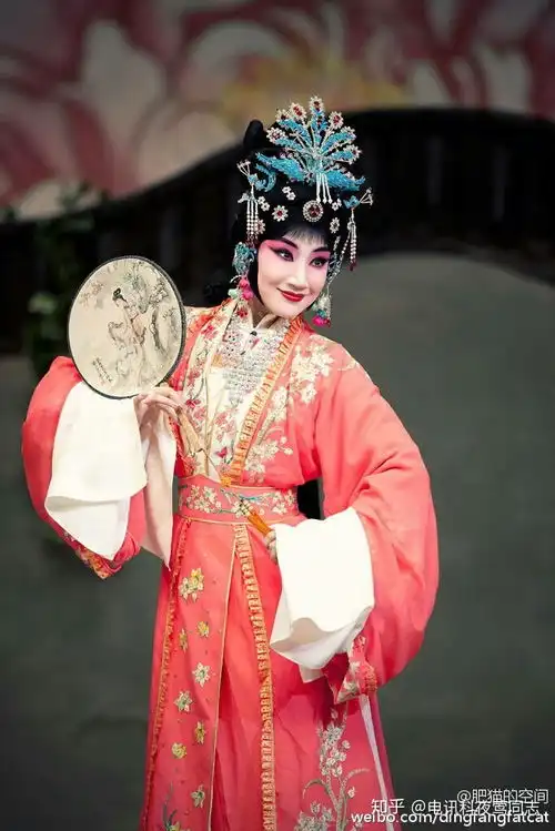 有没有炒鸡好看的京剧女演员图片
