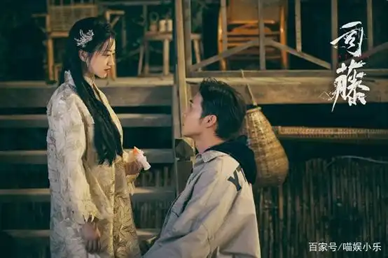 司藤之后,张彬彬新剧一人分饰两角,女主外形甜美却万年不红
