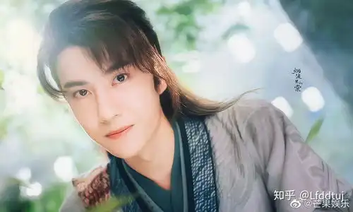 如何评价王一博在电视剧有翡路透中的造型
