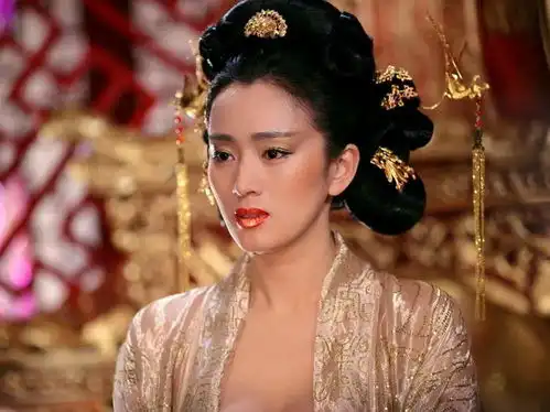张艺谋与巩俐做不成夫妻就做亲人
