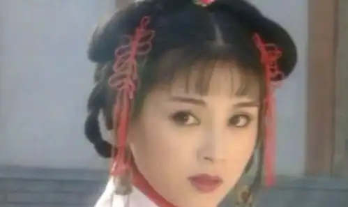 她古装美过佟丽娅,如今48岁依旧美丽
