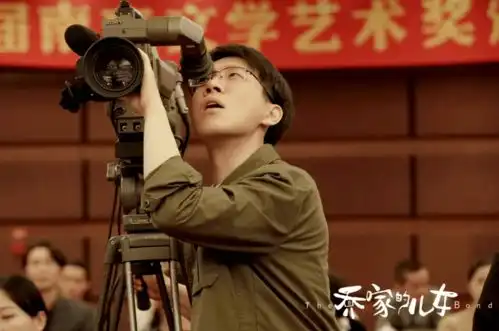 乔家的儿女二强表白,却被素芹丈夫打进医院
