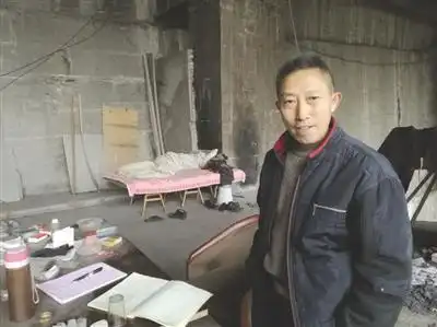 男子蜗居桥洞十年研究彩票密码自称掌握心法