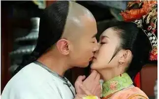 赵丽颖曝林更新吻戏害羞,戏中颖宝吻过多少人吗
