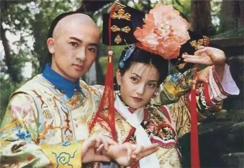 小燕子与永琪差距那么大,为什么还能在一起
