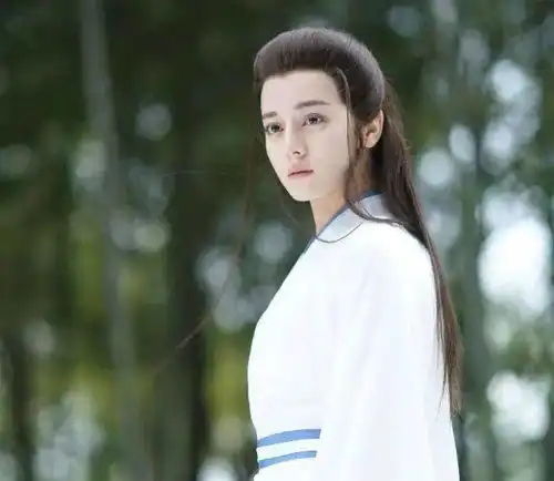 女扮男装哪家强热巴这发型有点尴尬,鞠婧祎真让人服气啊