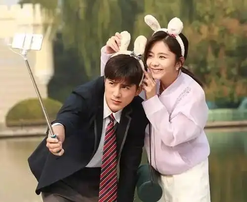 神奇电视剧男主亲了女主,女主的第一反应竟然是