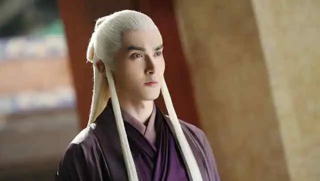 迪丽热巴为宣传新剧把头像和名字改掉,却被唱衰不及锦衣之下
