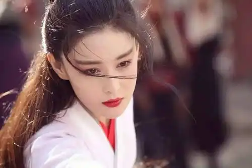 自古英雄难过美人关,下面还有一句是什么,说出了女人的通病