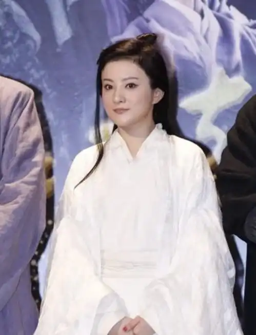 曾是撒贝宁想娶的人,8岁演琼瑶剧爆火,如今金铭过得怎么样