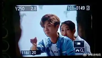 撒狗粮鹿晗关晓彤公布恋情图