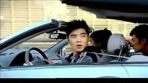 爱情公寓曾小贤遇上堵车,情急之下居然想跑去电视台