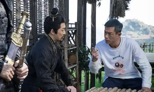 电影版寻秦记曝剧照,古天乐一头白发
