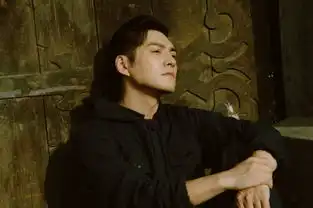 严屹宽曝潮流工装照眼神魅惑苏帅