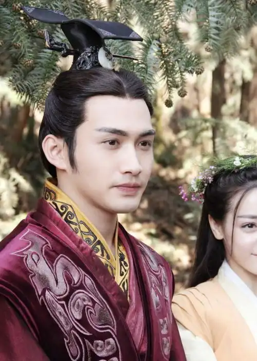 司藤张彬彬火了,却被曝早该火,只因错过了蓝忘机一角
