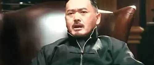 让子弹飞黄四郎审问胡万,听闻杀人诛心后他为什么是这幅表情
