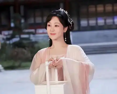 国色芳华杀青,看了杨紫的剧照,我才知道什么叫天选古人
