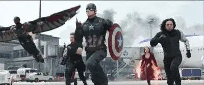 复联3,钢铁侠为什么不把盾牌给美队