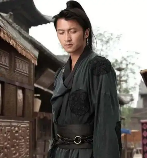 发福是男演员美貌第一杀手,李易峰都逃不过,他们却幸免于难